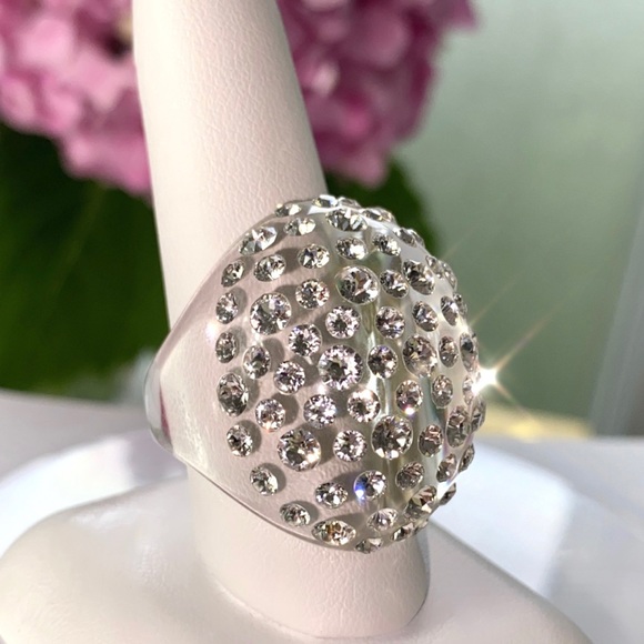 Crystal Statement Ring, Acrylic Ring, Oval shape, Clear, Transparent, large Ring - Picture 7 of 9